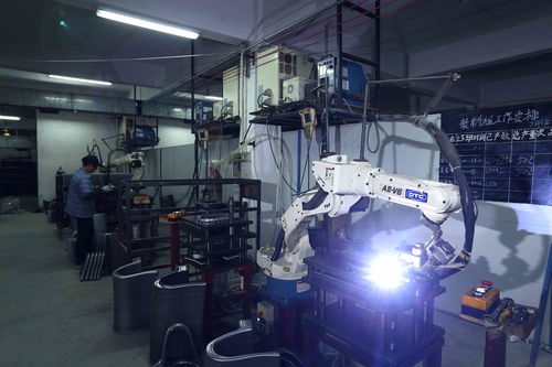 從 互聯(lián)網(wǎng) 博覽會體驗排椅企業(yè)的機(jī)械人自動化